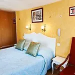 Hotel Jeanne D'arc Le Marais Paris