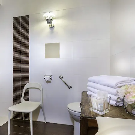 Hotel Jeanne D'arc Le Marais Paris