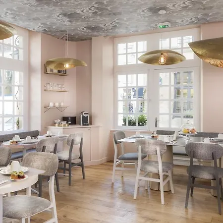 Jeanne D'arc Le Marais Hotel