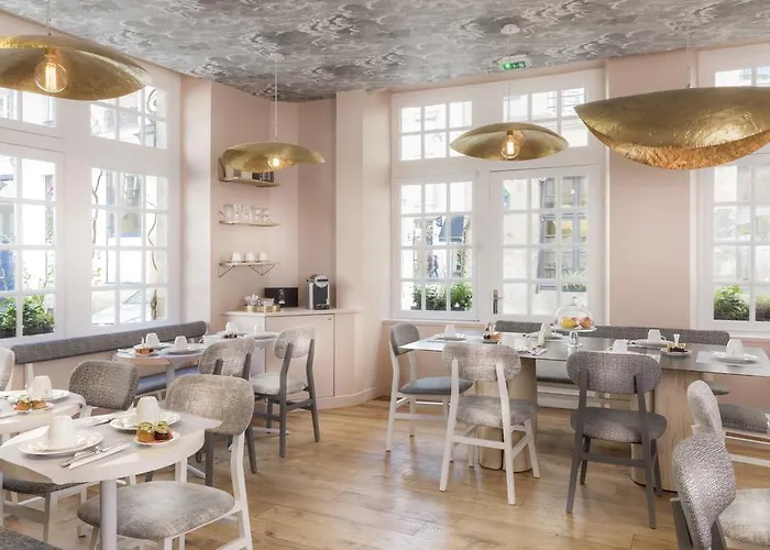 玛莱斯圣女贞德酒店 酒店